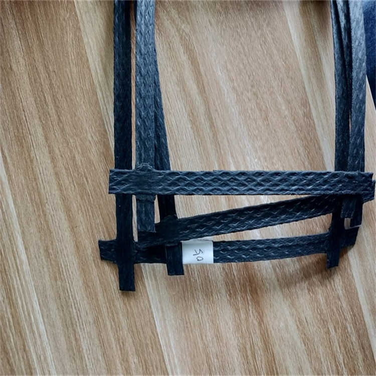 钢塑土工格栅的产品特点有哪些
